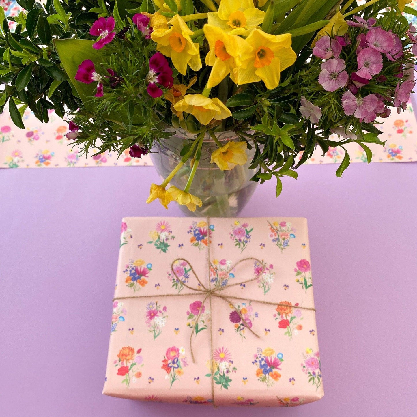 Bouquet flowers recyclable wrapping paper - Sofia Papa Designs