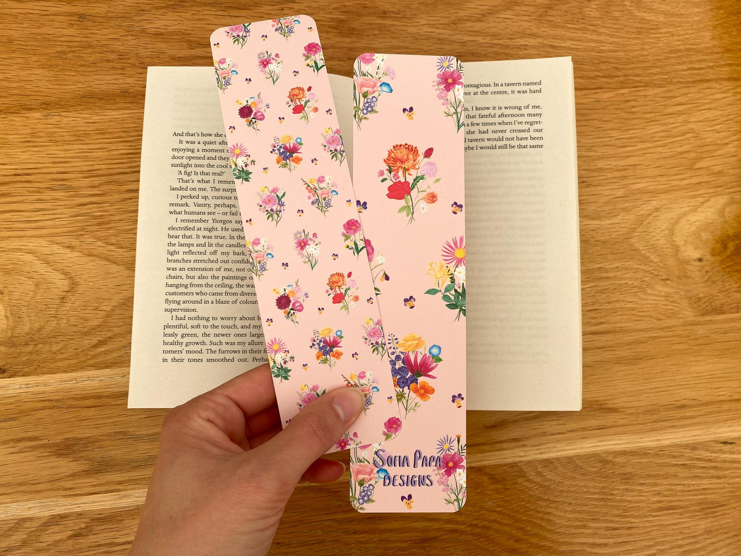 Floral bouquets bookmark