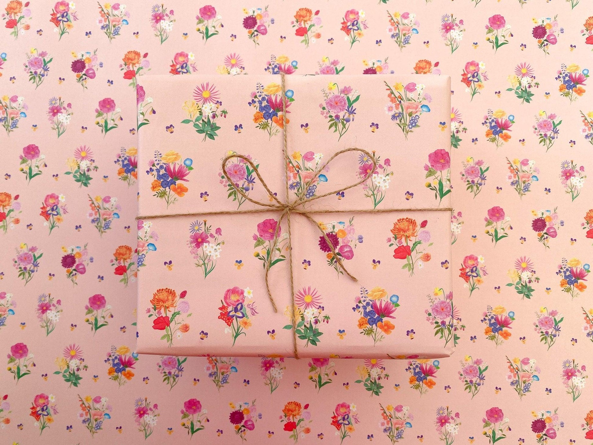 Bouquet flowers recyclable wrapping paper - Sofia Papa Designs